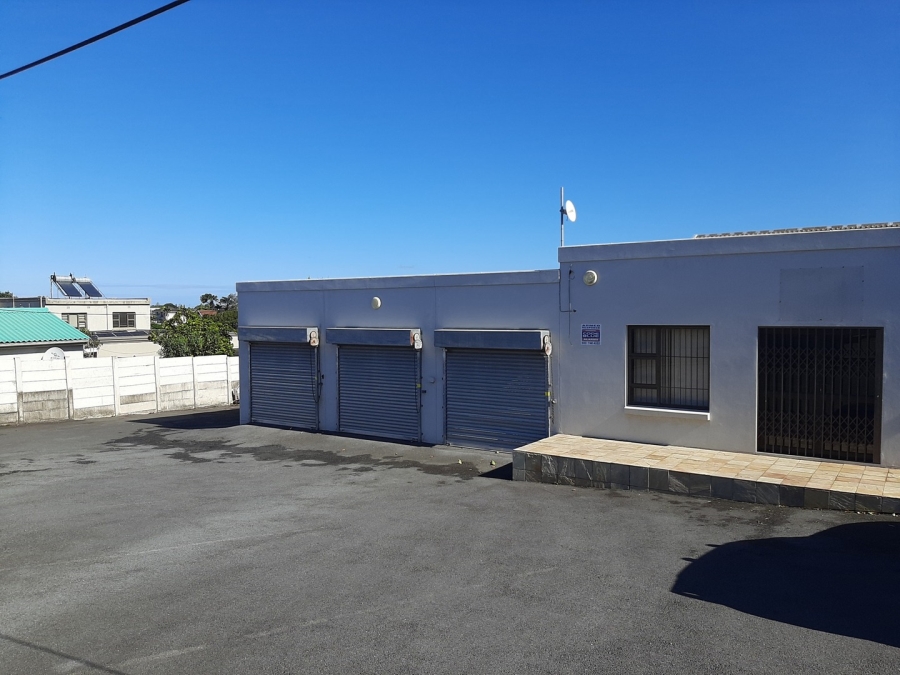 To Let commercial Property for Rent in Vincent Eastern Cape